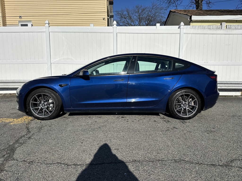 Tesla Model 3  2021