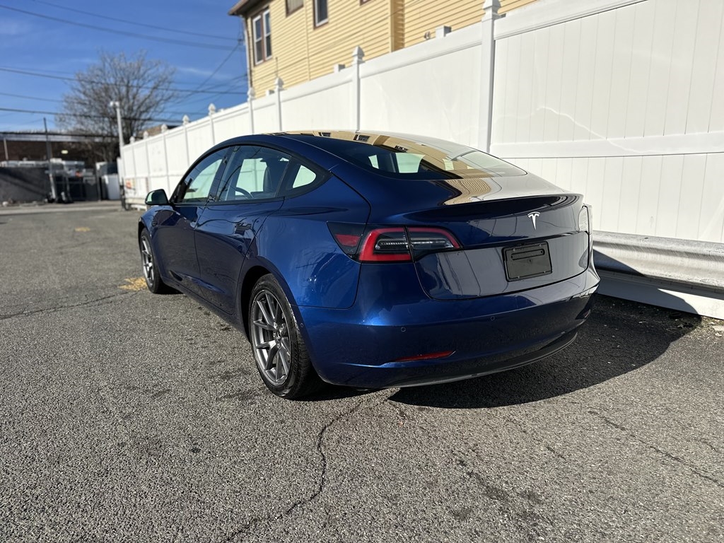 Tesla Model 3  2021