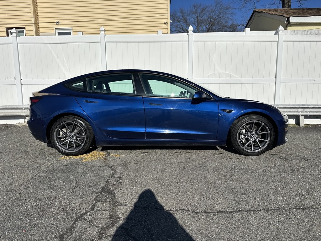 Tesla Model 3  2021