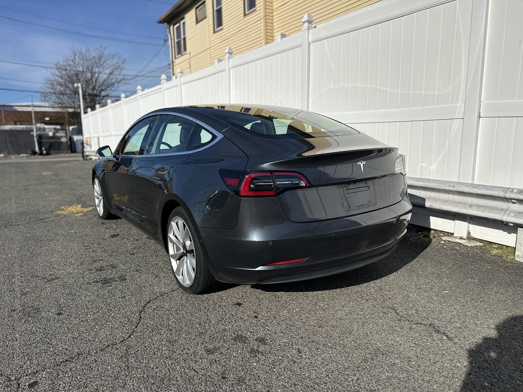 Tesla Model 3  2018