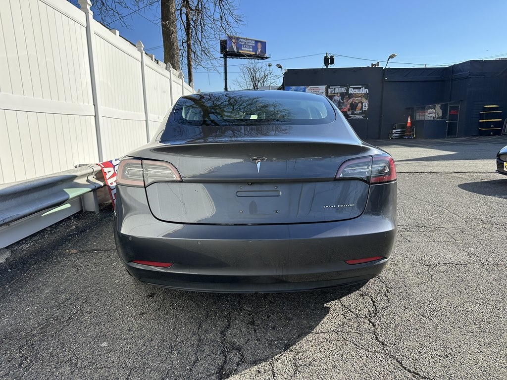 Tesla Model 3  2018