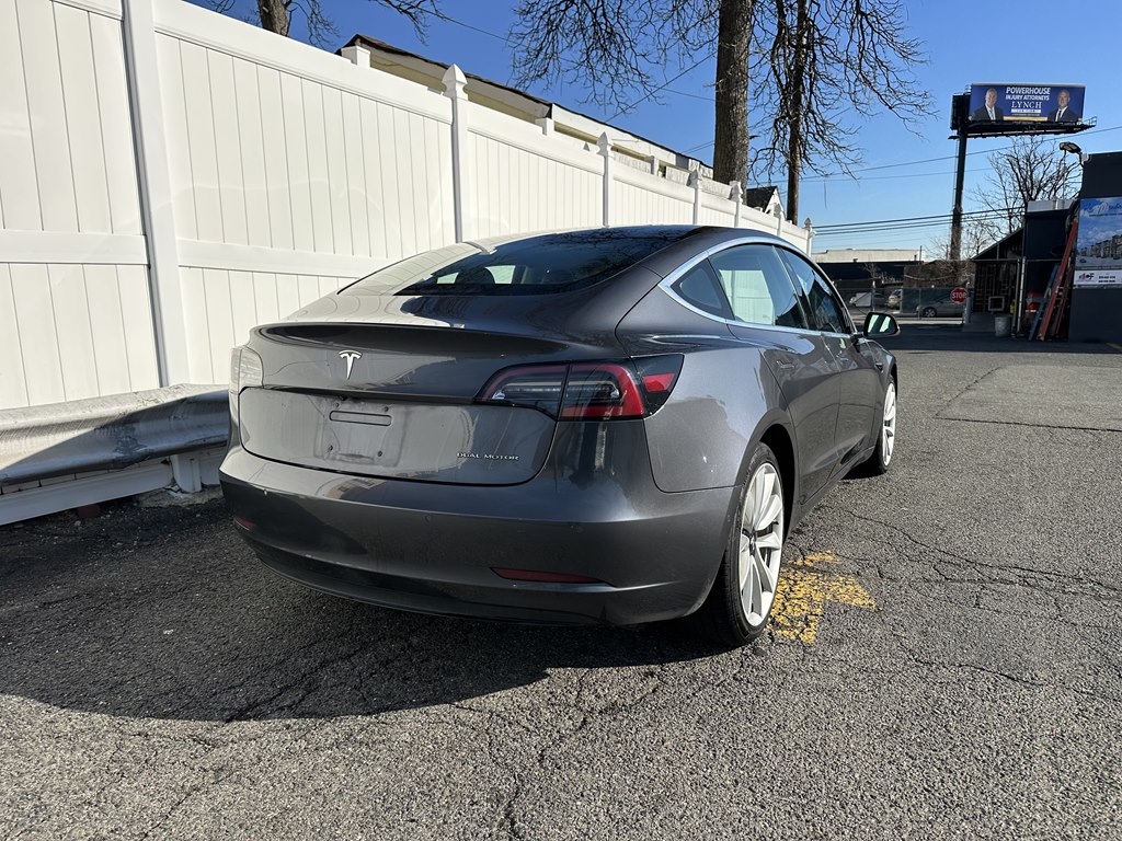 Tesla Model 3  2018