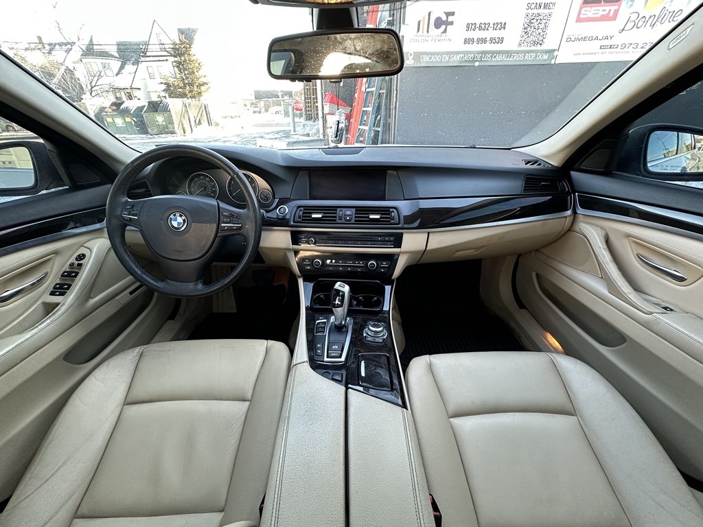 BMW 5-Series  2012