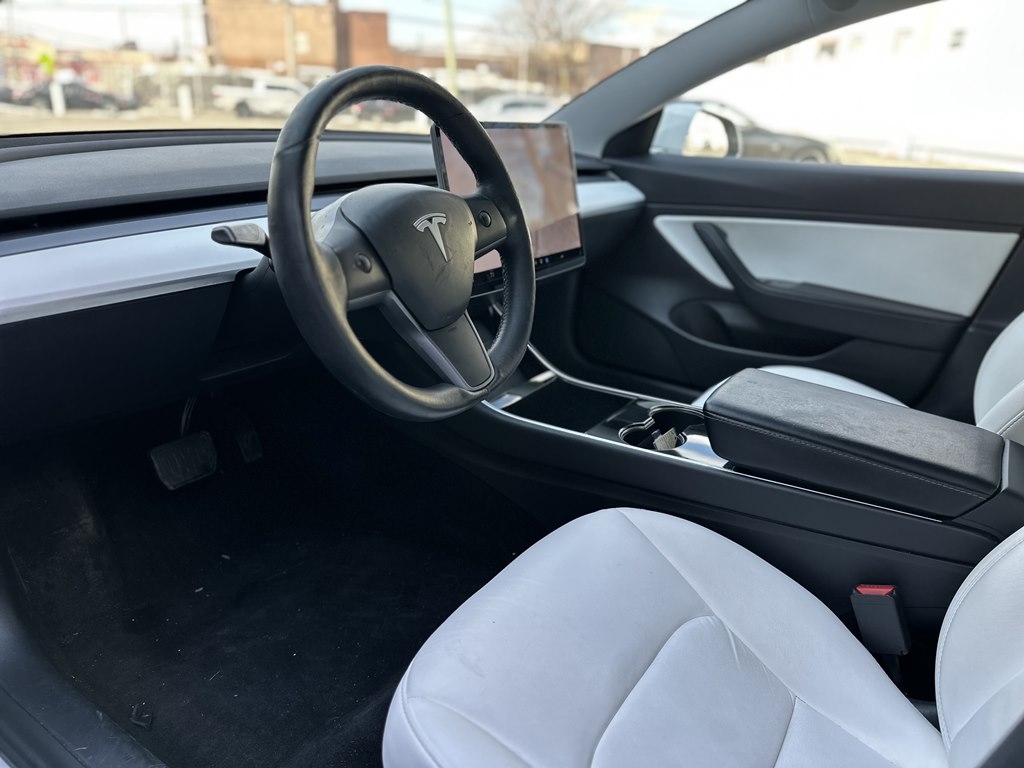 Tesla Model 3  2020