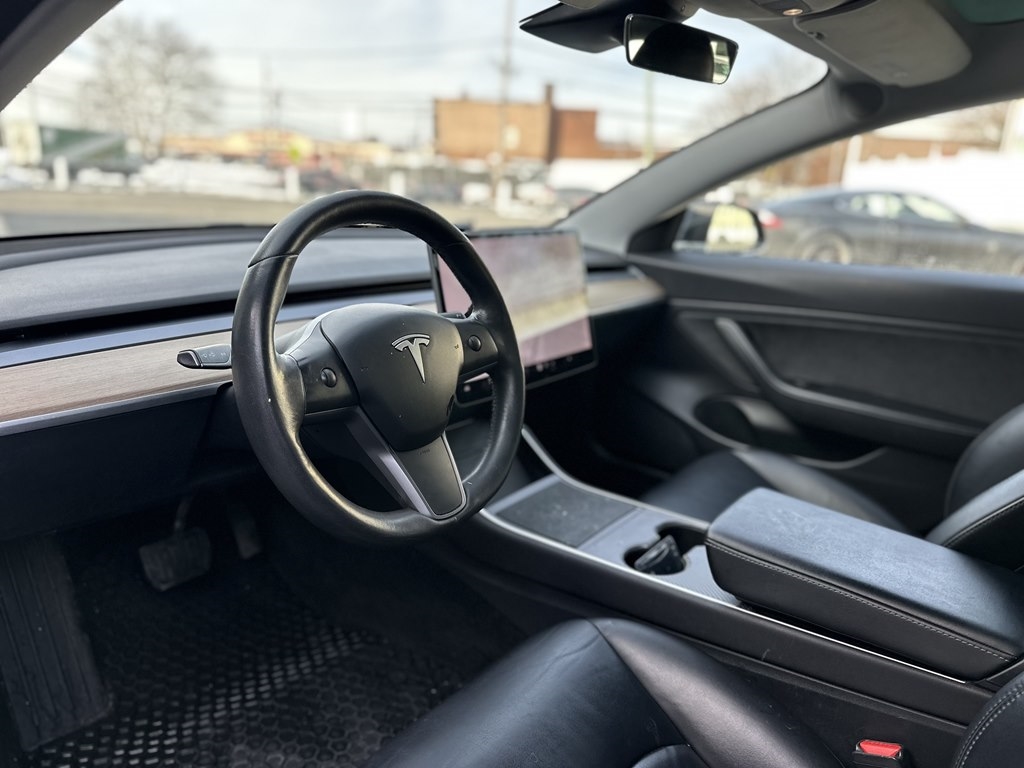 Tesla Model 3  2019