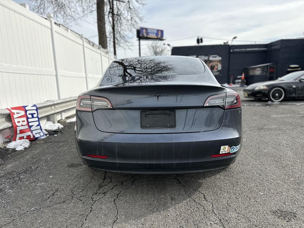 Tesla Model 3  2020