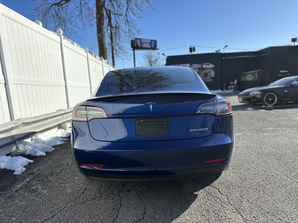 Tesla Model 3  2019