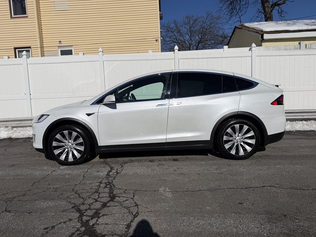 Tesla Model X  2020