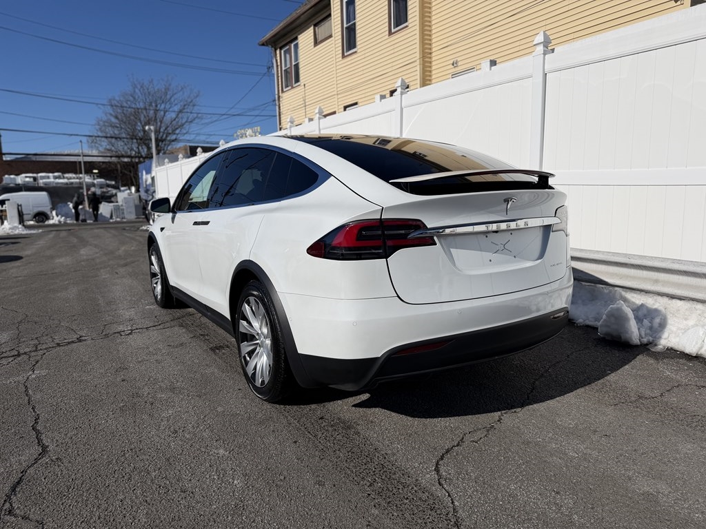 Tesla Model X  2020