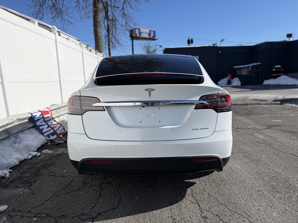 Tesla Model X  2020