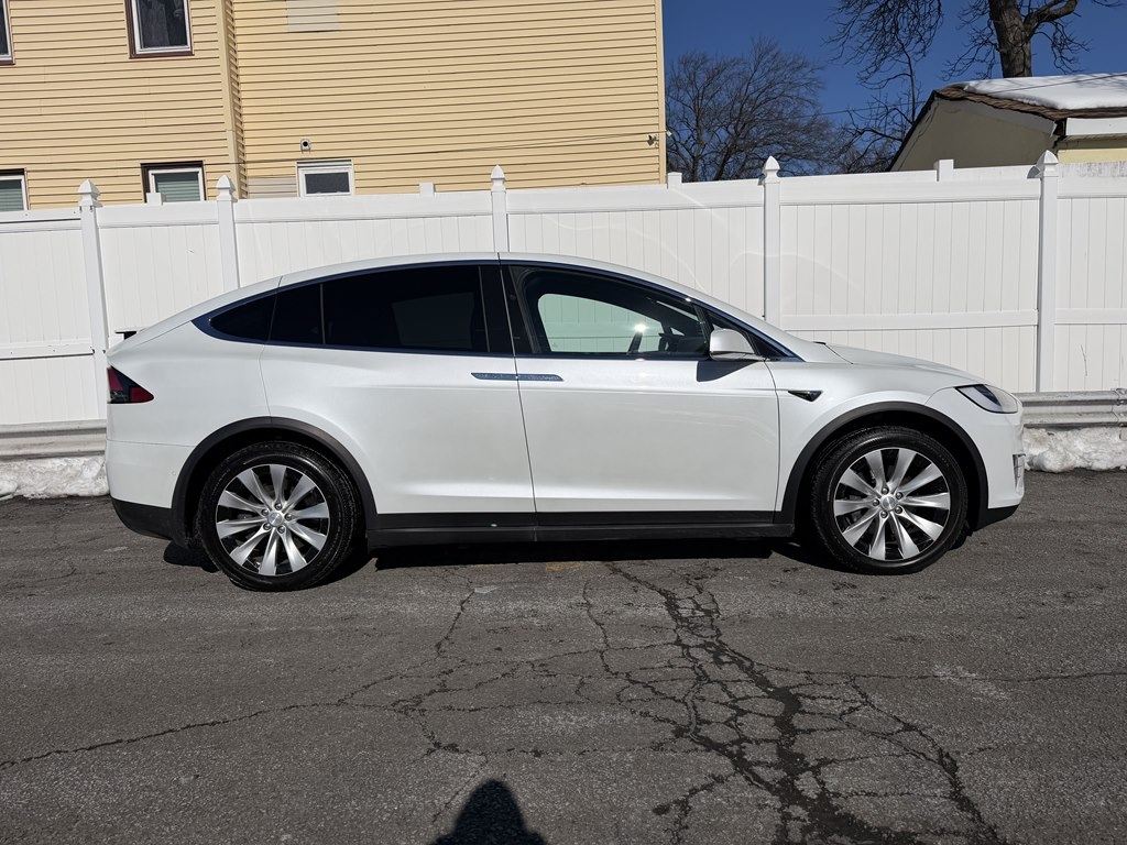 Tesla Model X  2020
