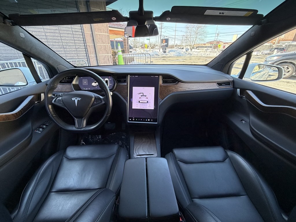 Tesla Model X  2020