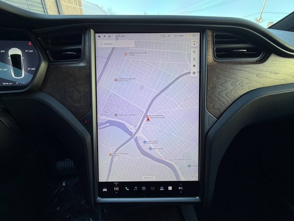 Tesla Model X  2020