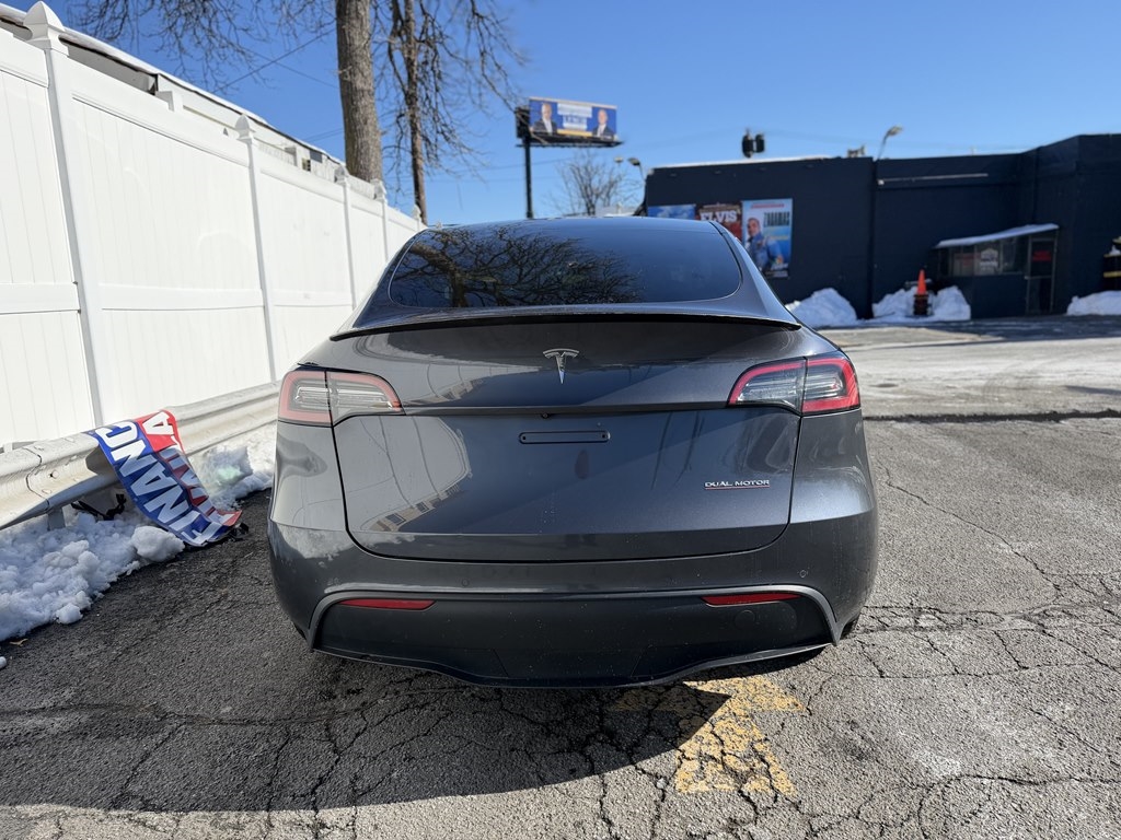 Tesla Model Y  2022