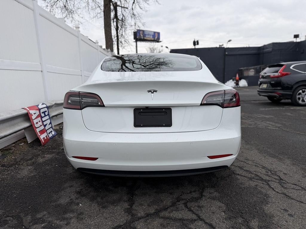 Tesla Model 3  2021