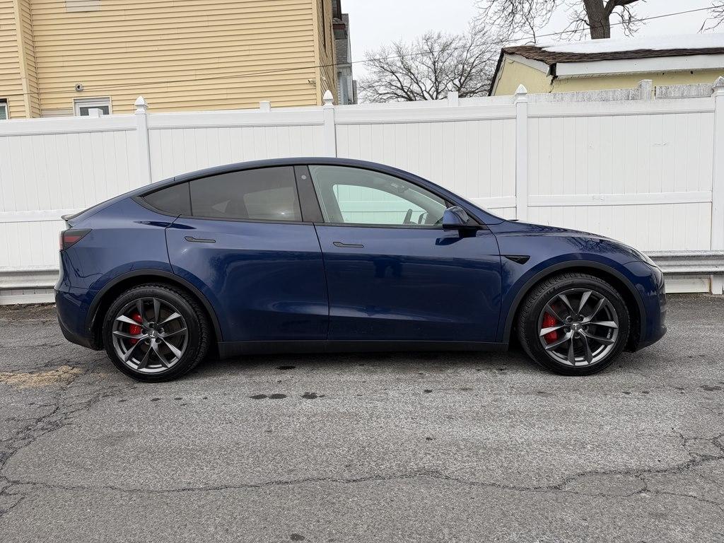 Tesla Model Y  2022