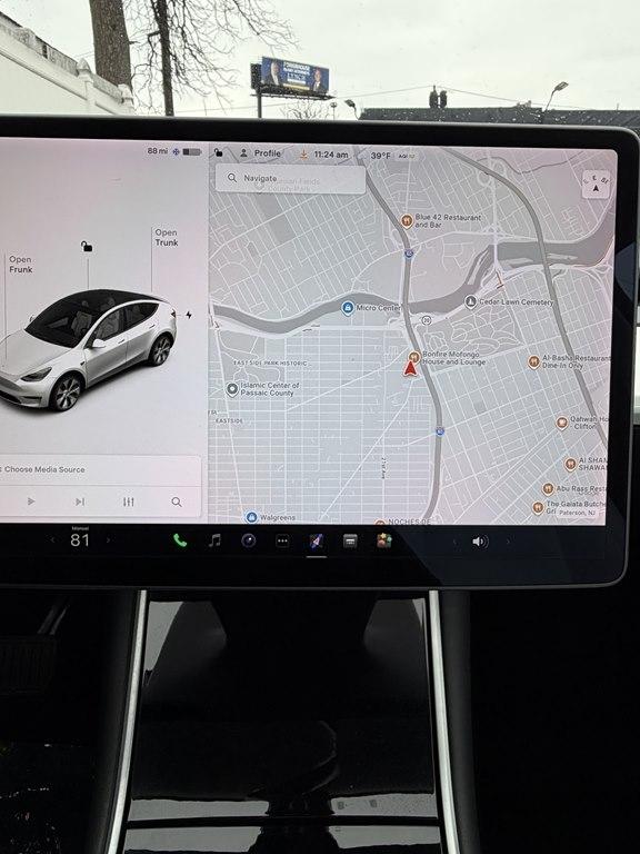 Tesla Model Y  2020