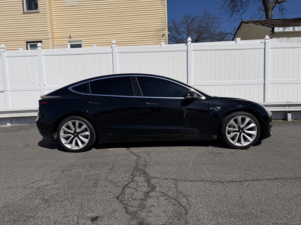 Tesla Model 3  2019