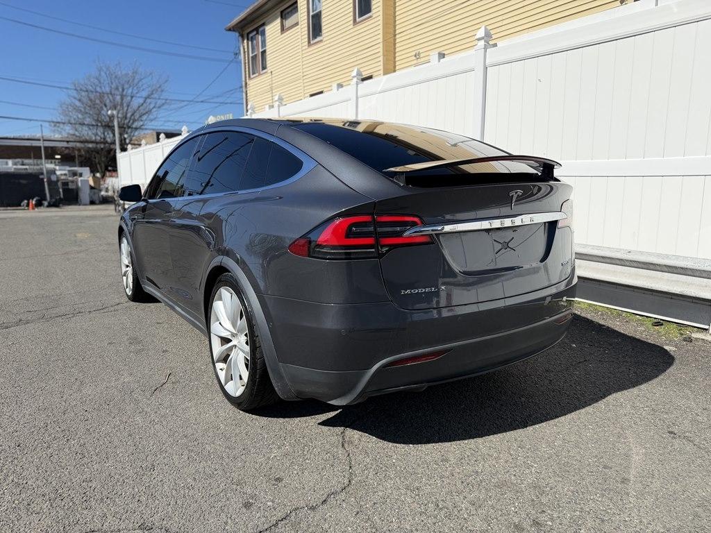 Tesla Model X  2017
