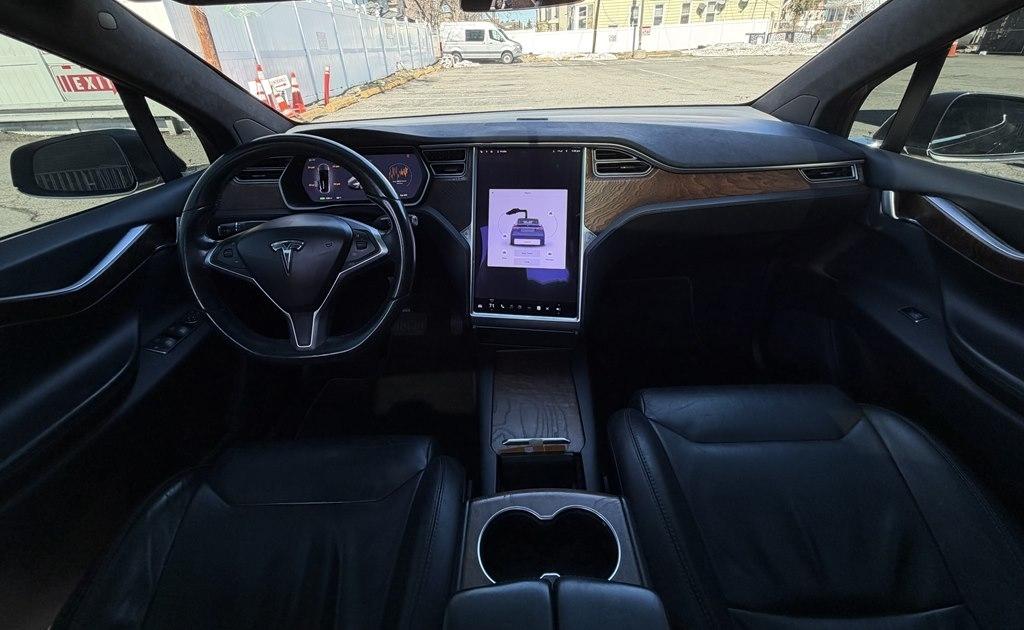 Tesla Model X  2017