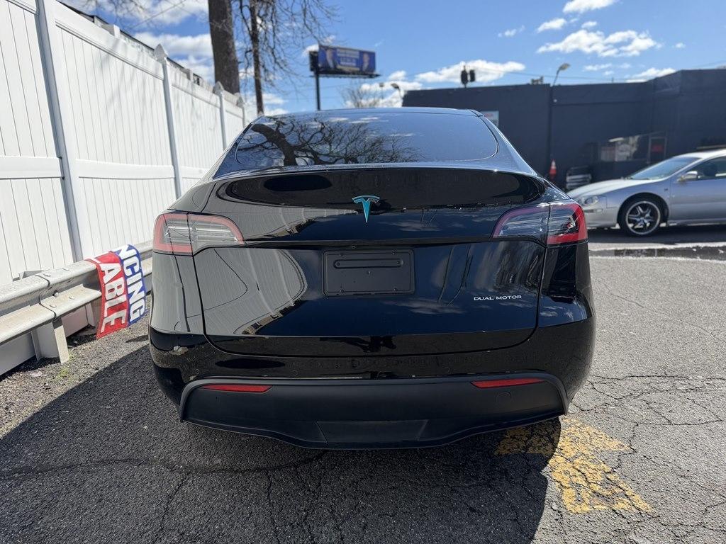 Tesla Model Y  2021