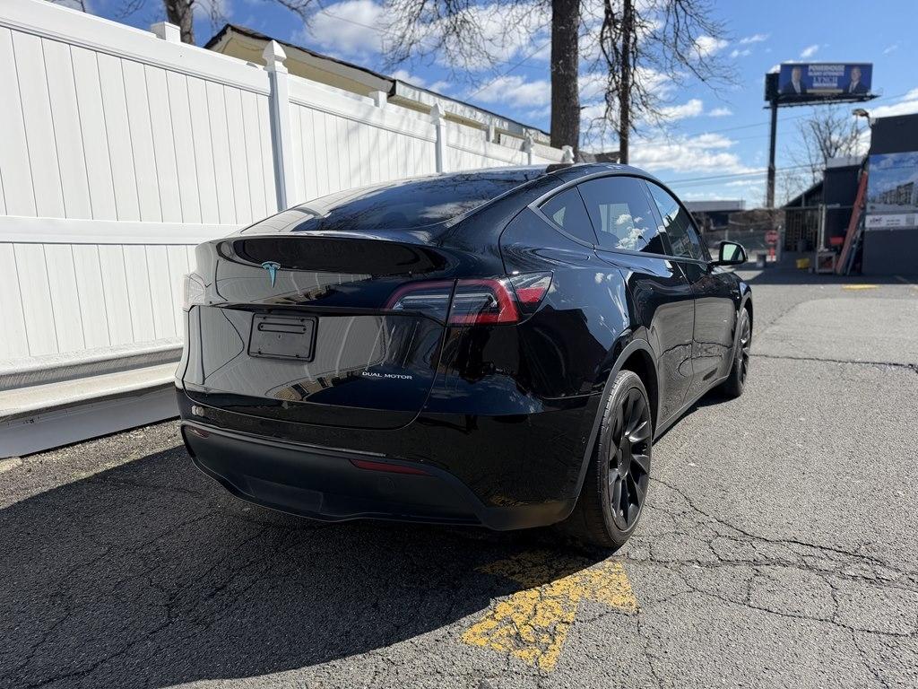 Tesla Model Y  2021