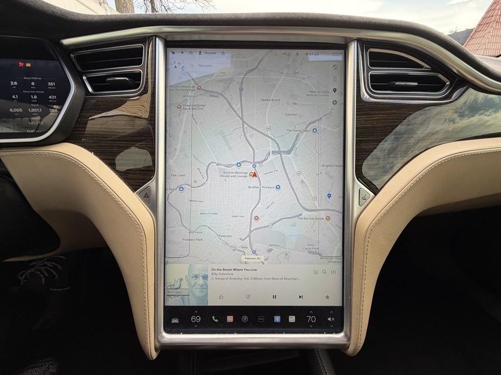 Tesla Model S  2015