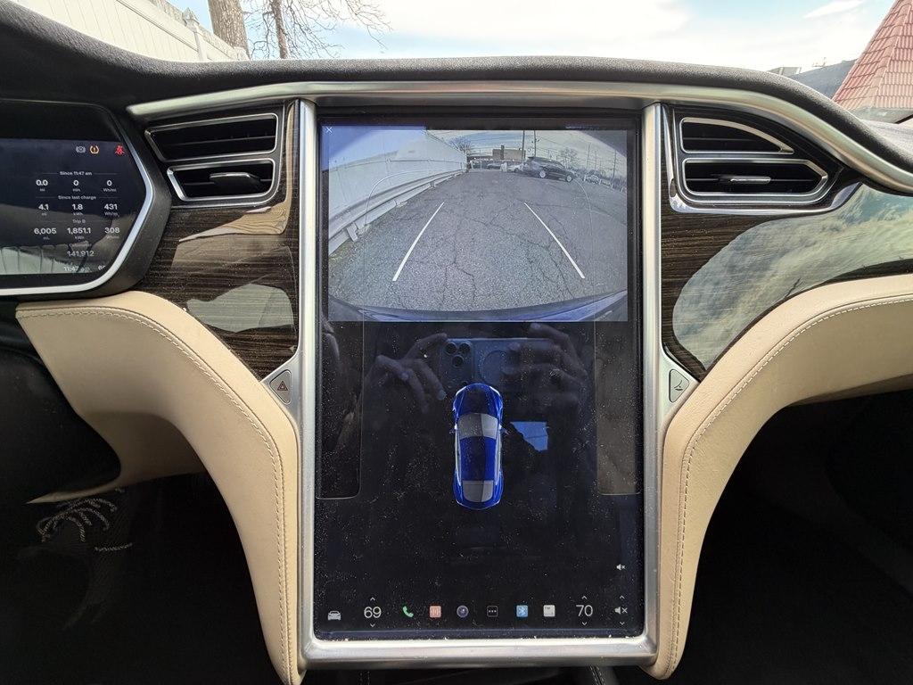 Tesla Model S  2015