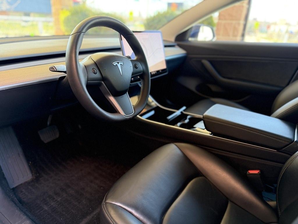 Tesla Model 3  2019