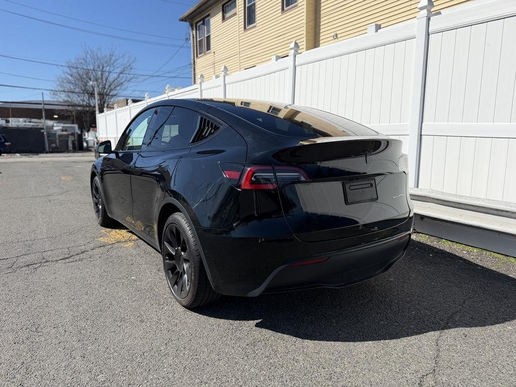 Tesla Model Y  2021