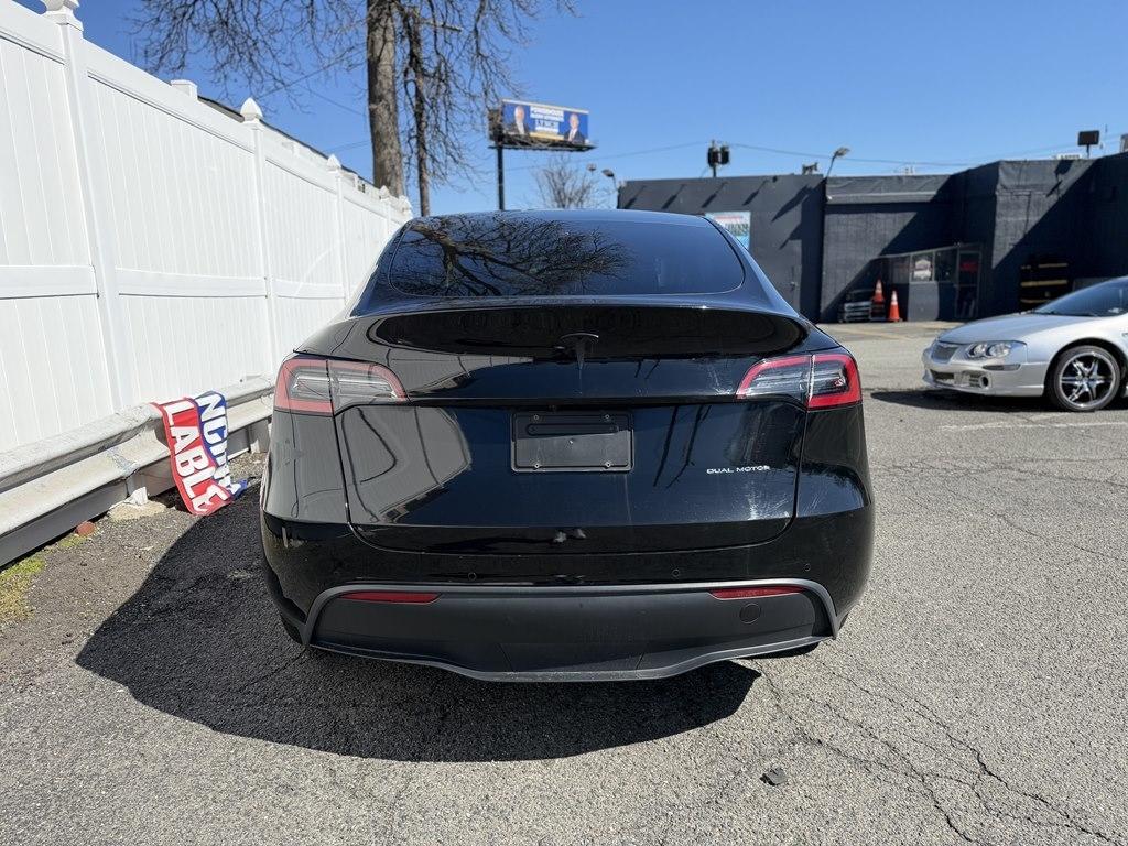 Tesla Model Y  2021