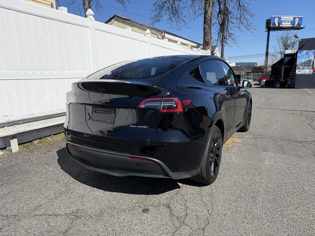 Tesla Model Y  2021