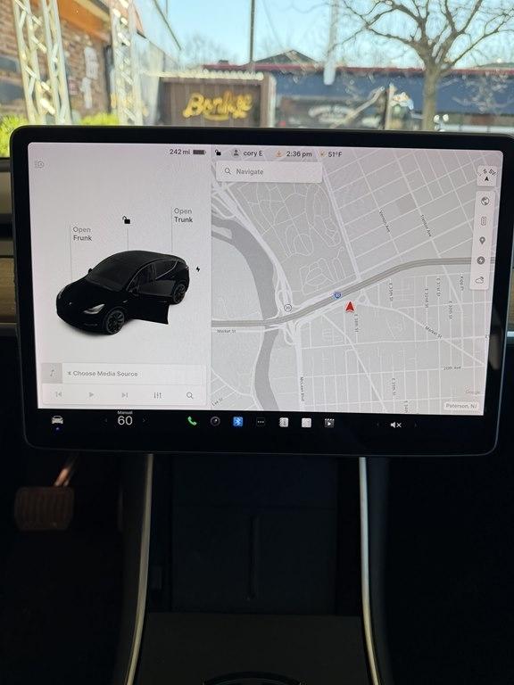 Tesla Model Y  2021