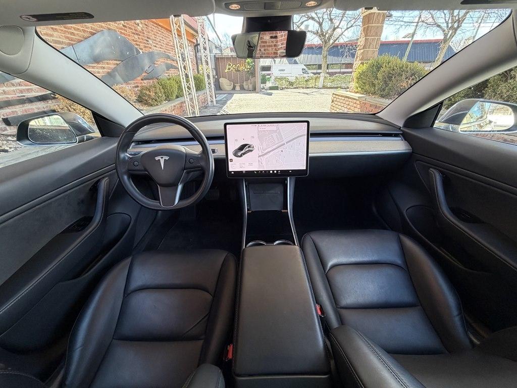 Tesla Model 3  2018