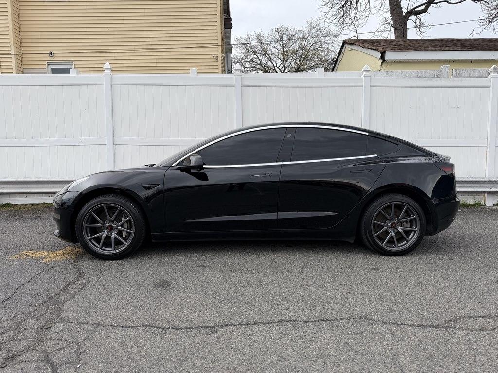 Tesla Model 3  2019