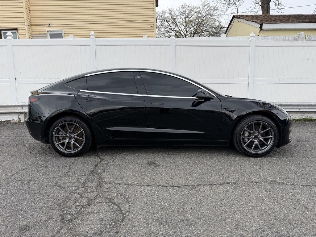 Tesla Model 3  2019