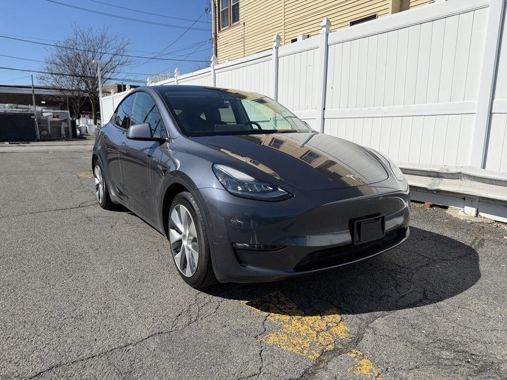 Tesla Model Y  2021