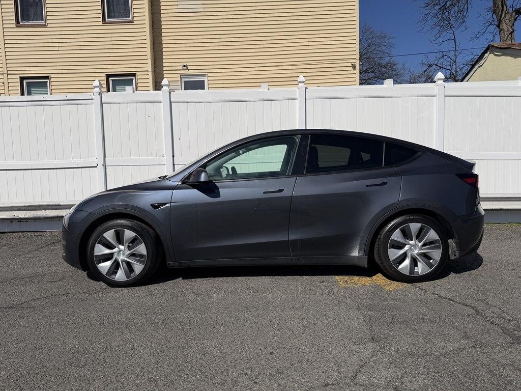Tesla Model Y  2021