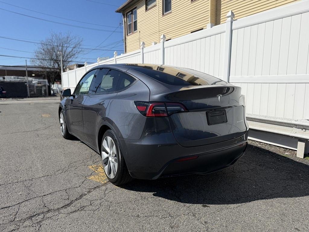 Tesla Model Y  2021