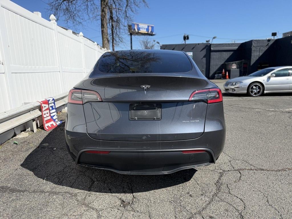 Tesla Model Y  2021