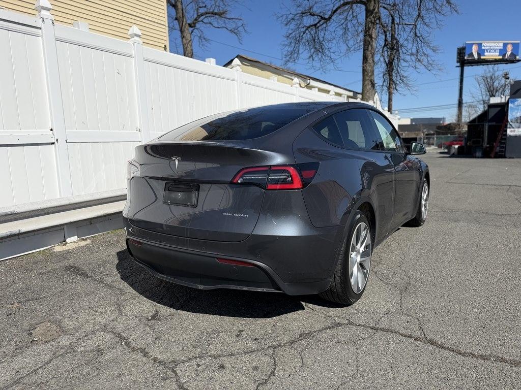 Tesla Model Y  2021