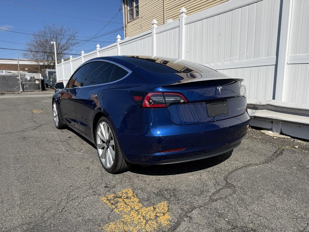 Tesla Model 3  2019