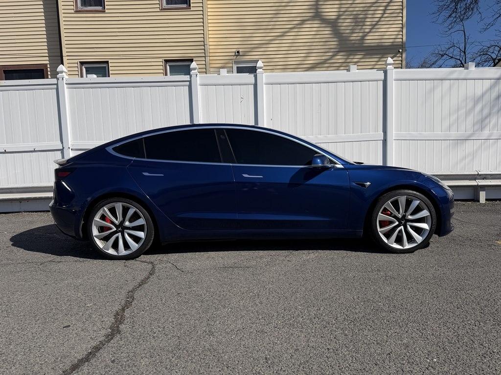 Tesla Model 3  2019