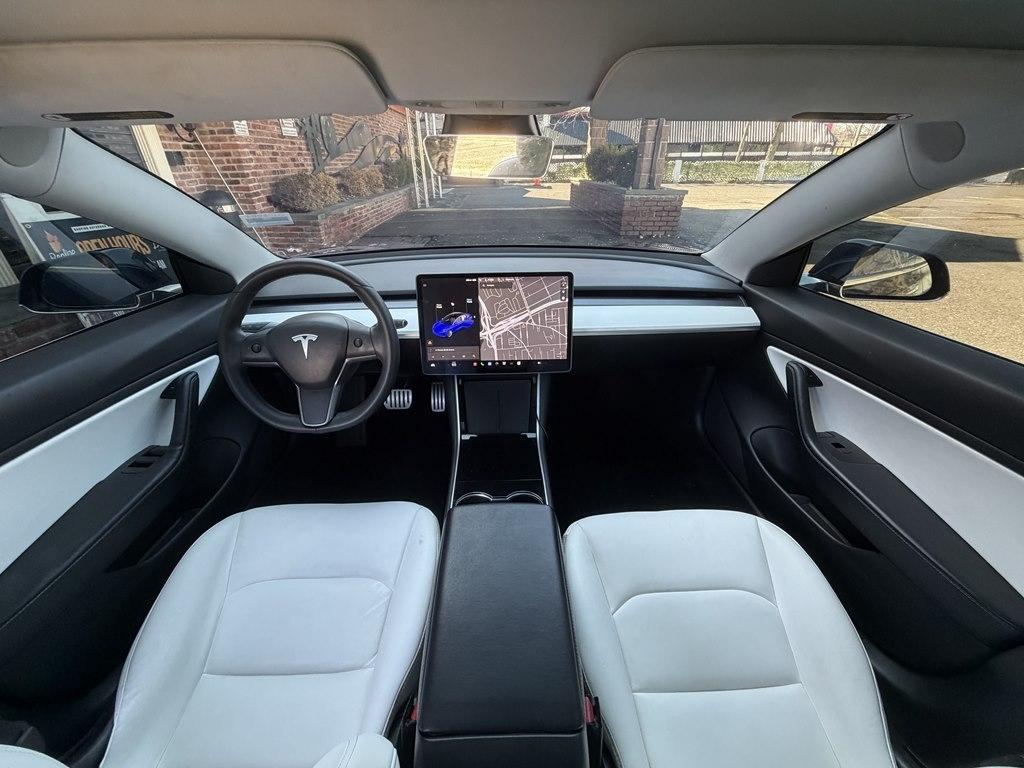 Tesla Model 3  2019