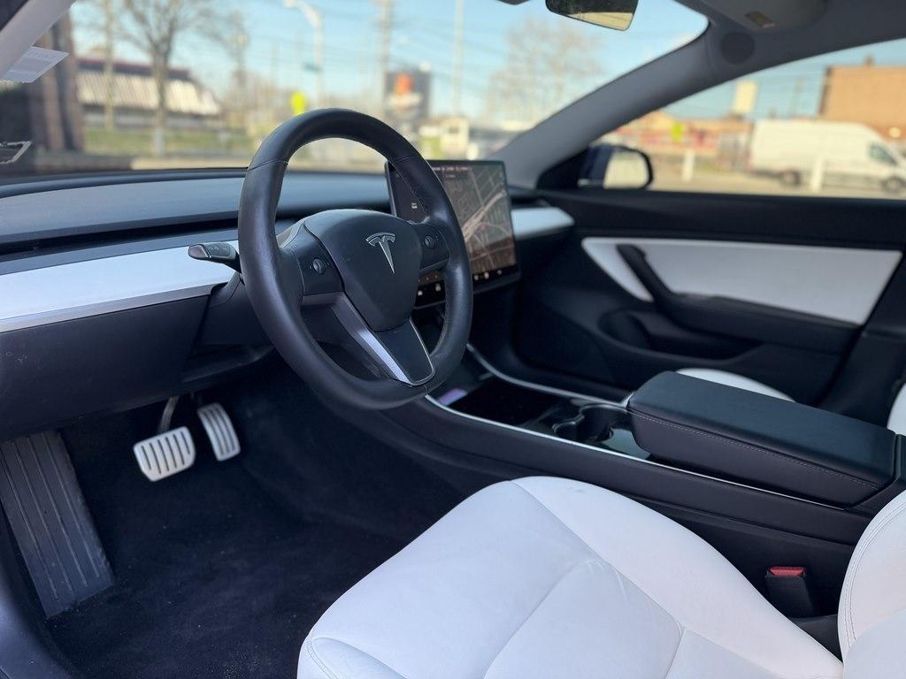Tesla Model 3  2019