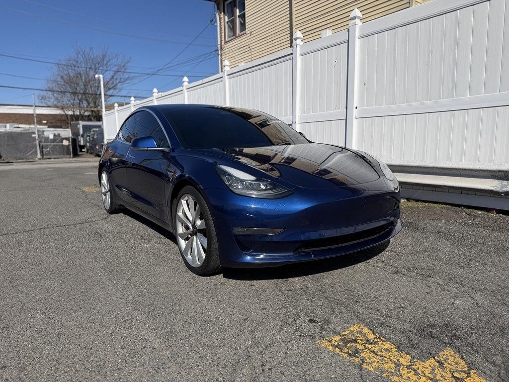 Tesla Model 3  2019
