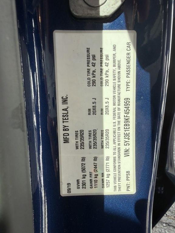 Tesla Model 3  2019
