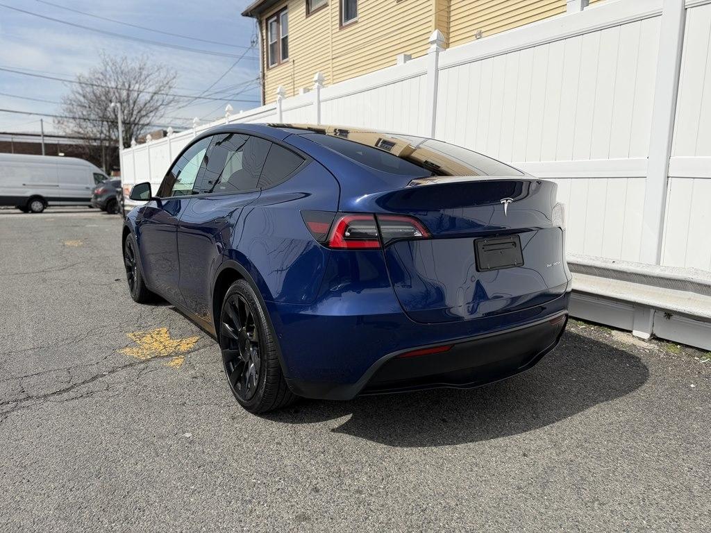 Tesla Model Y  2021