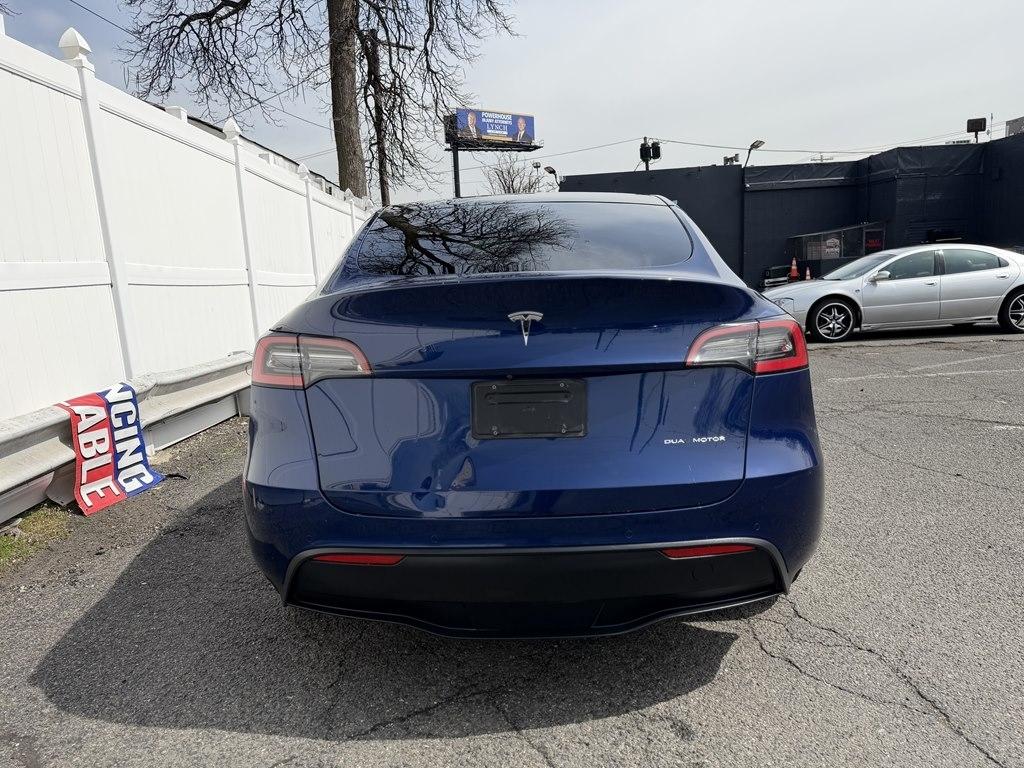 Tesla Model Y  2021