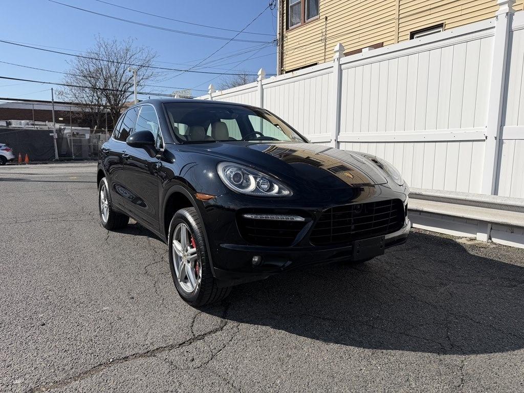 Porsche Cayenne  2012